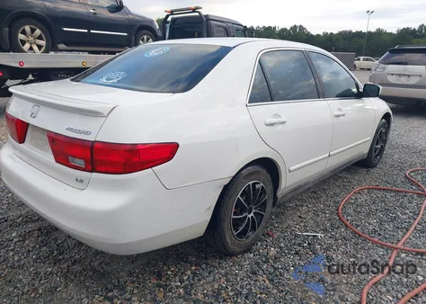 2005 Honda Accord 2.4 Lx z USA, uszkodzony, nr VIN 1HGCM56455A077927